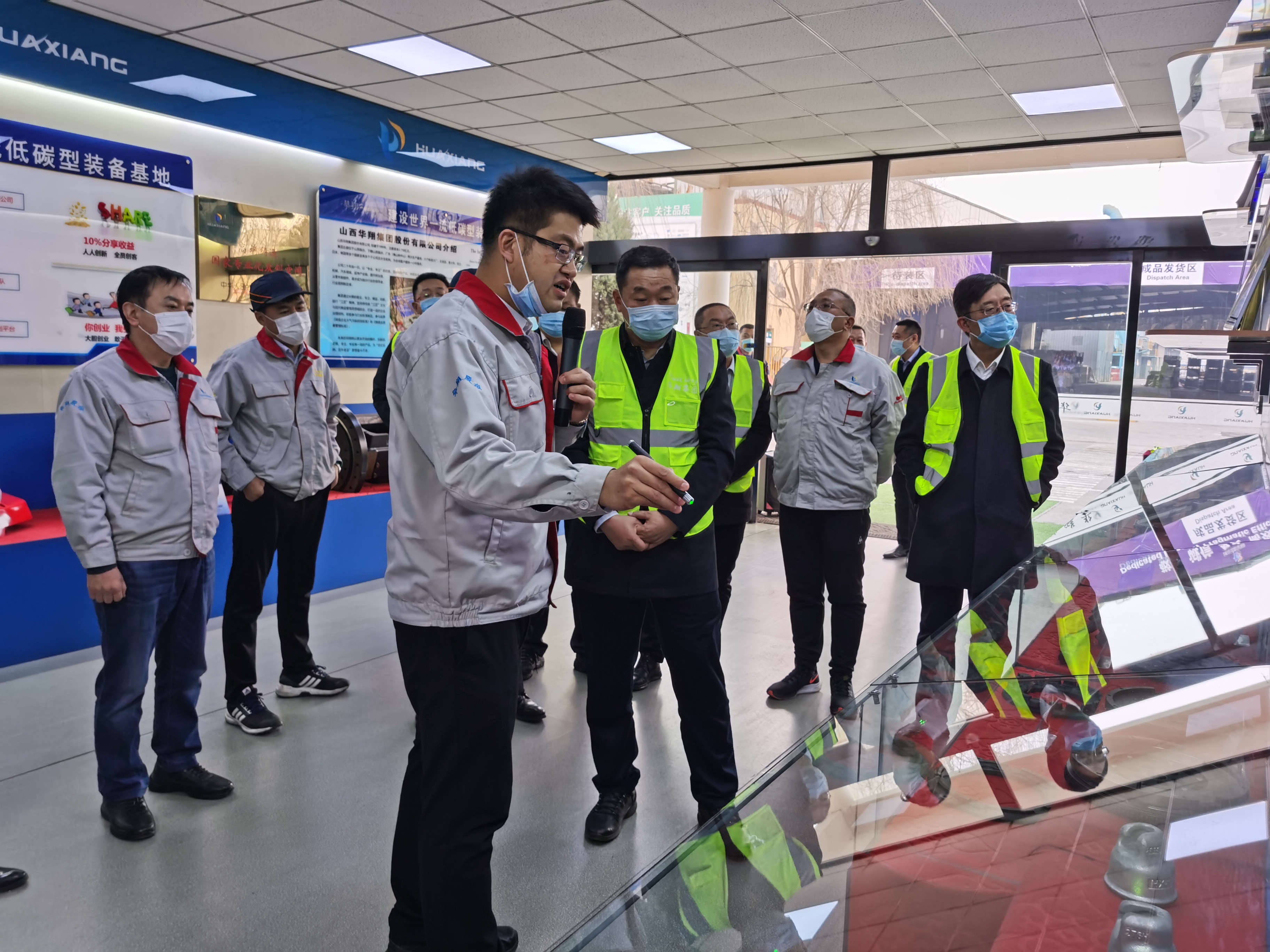 臨汾開(kāi)發(fā)區(qū)黨工委書(shū)記、管委會(huì)主任元福明一行蒞臨我司調(diào)研