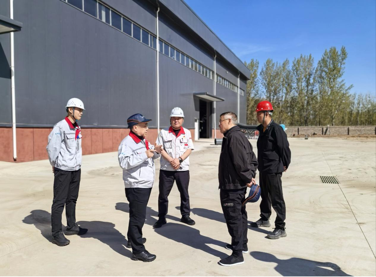 筑牢安全防線(xiàn) 情暖堅(jiān)守初心 ——華翔集團(tuán)黨委書(shū)記、董事長(zhǎng)王春翔深入工廠開(kāi)展慰問(wèn)巡查工作